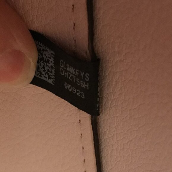 Michael Kors Kimberly Tote in Powder Blush In excellent condition peach / pink - Picture 8 of 16